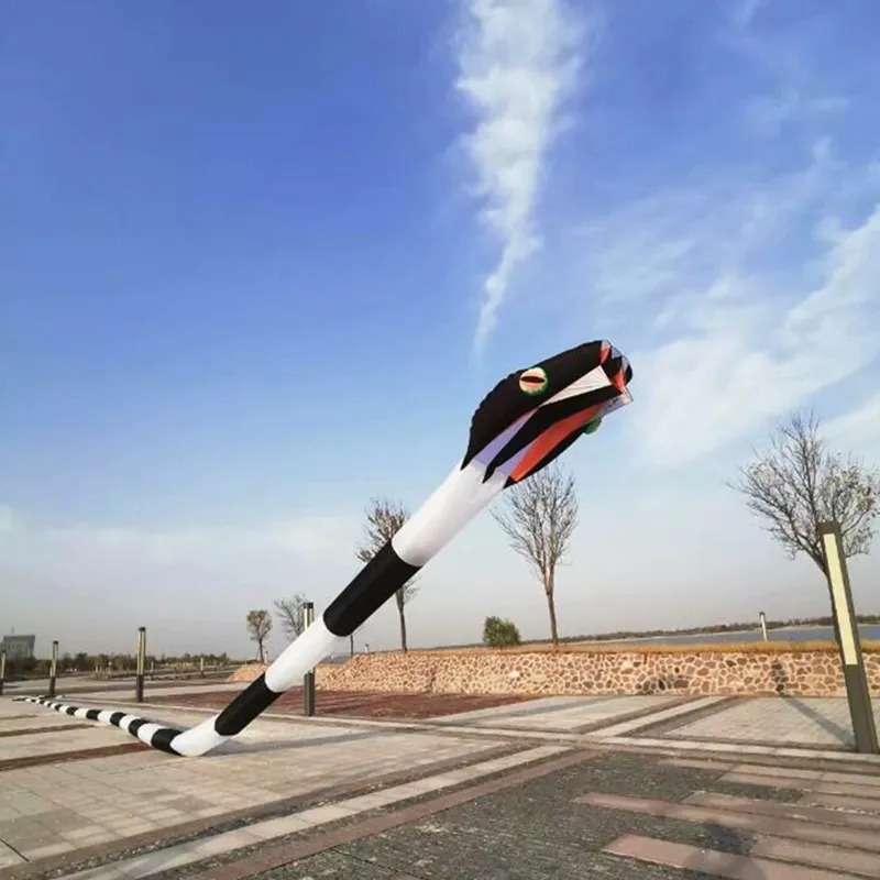 Inflatable Snake Kite - Large 60m Soft Kite with Nylon Ripstop, Alien Design, and Octopus Tail - Perfect for Outdoor Fun and Adventure