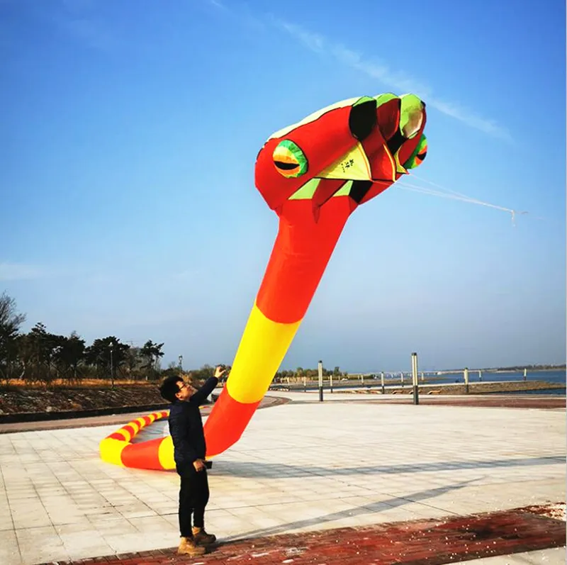 Inflatable Snake Kite - Large 60m Soft Kite with Nylon Ripstop, Alien Design, and Octopus Tail - Perfect for Outdoor Fun and Adventure